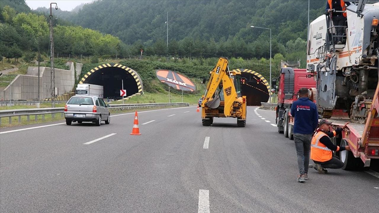 Anadolu Otoyolu'nun Bolu Dağı kesiminde bakım ve onarım çalışması başladı