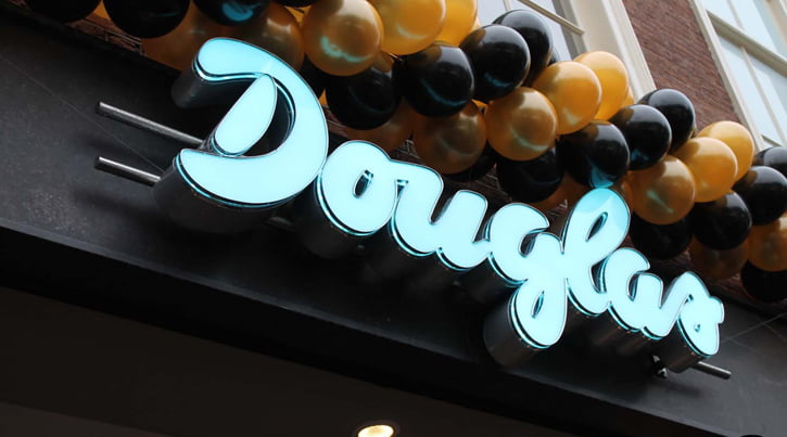 Douglas mağazalarını Sephora devralıyor