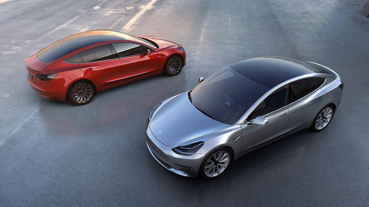 Tesla, Çin'de satılan 400 binden fazla otomobilini geri çağırdı