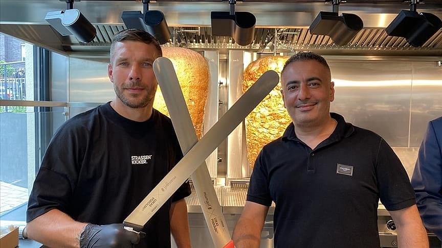 Döner zinciri kuran ünlü Alman futbolcu ile Türk ortağı dünyaya açılıyor