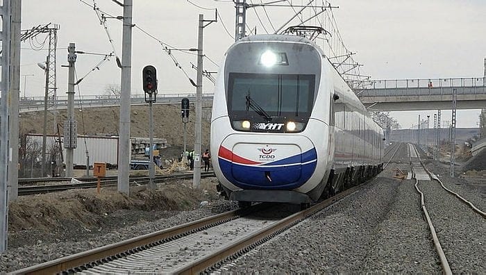 Ankara-Sivas arası 2 saate iniyor