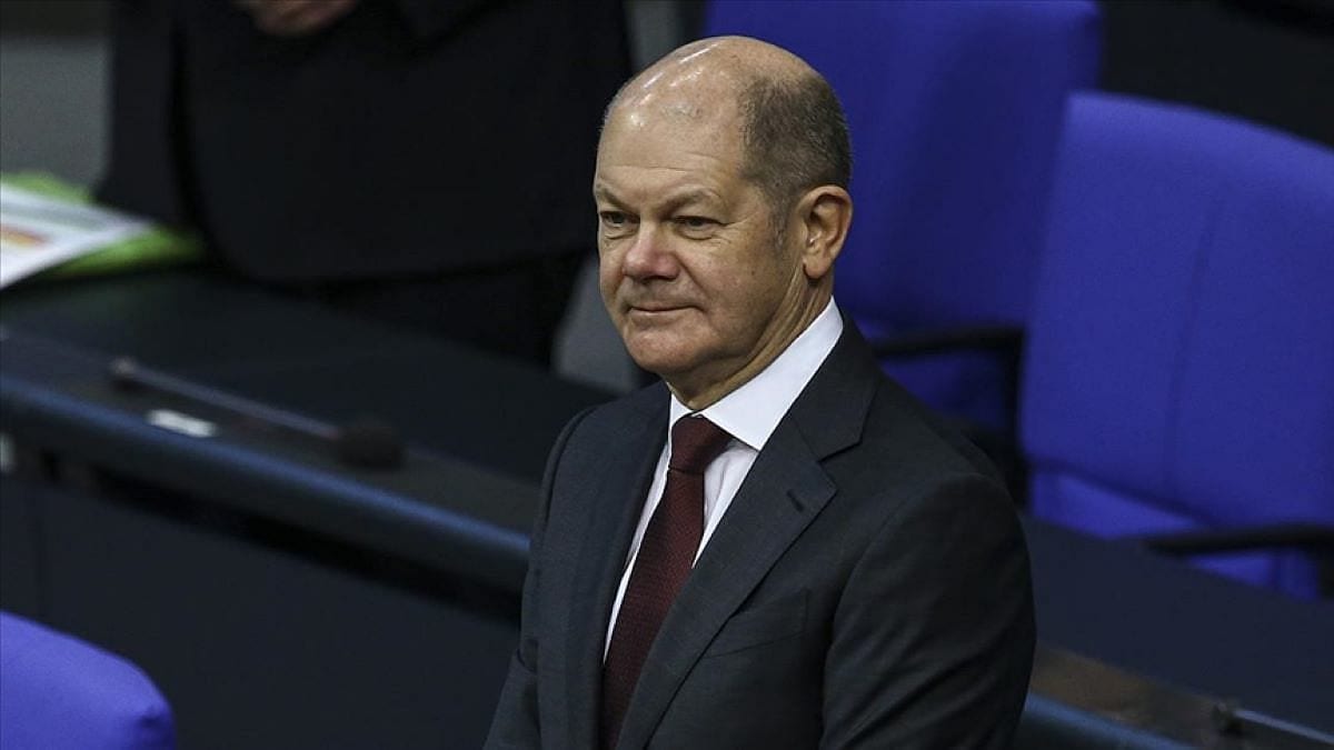 Almanya'da SPD'yi birinci sıraya taşıyan başbakan adayı: Olaf Scholz kimdir?