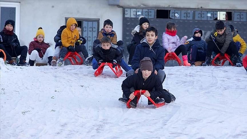 Bugün hangi illerde okullar tatil?