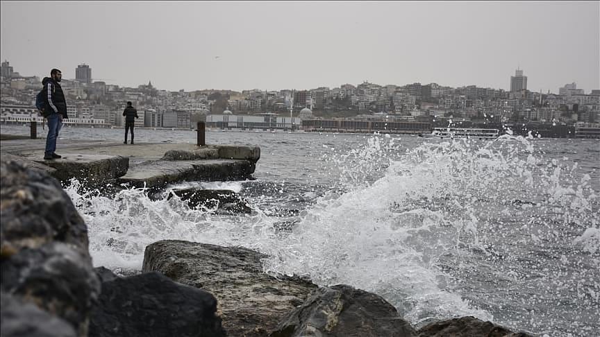 İstanbul'da fırtına can aldı: 4 ölü, 19 yaralı