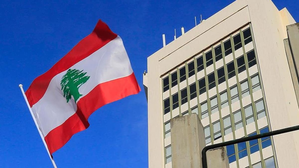 Lübnan temerrüde düştü