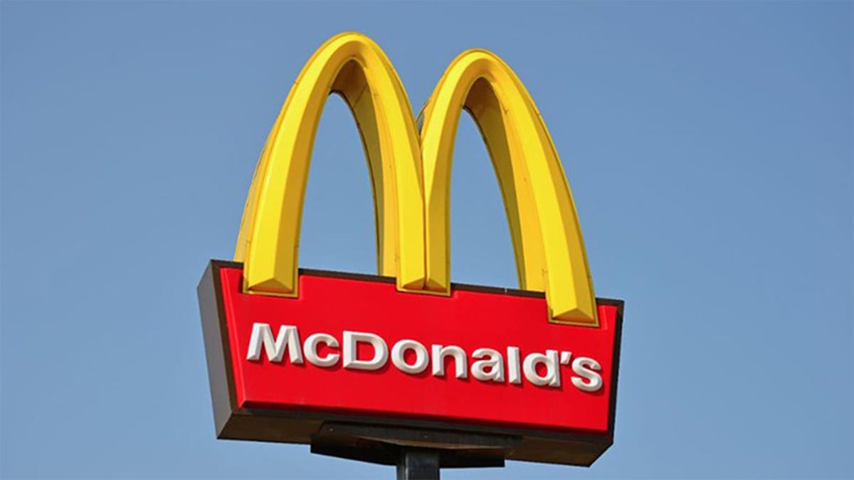 McDonald’s, İngiltere’de 14 yıl aradan sonra ilk kez bir çizburgerin fiyatını artırdı