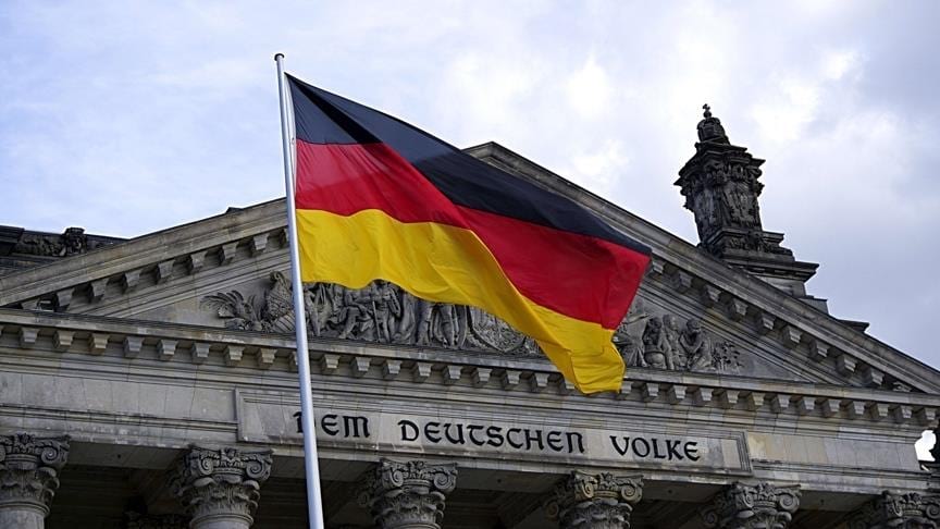Almanya 2022 için resmi büyüme tahminini düşürdü