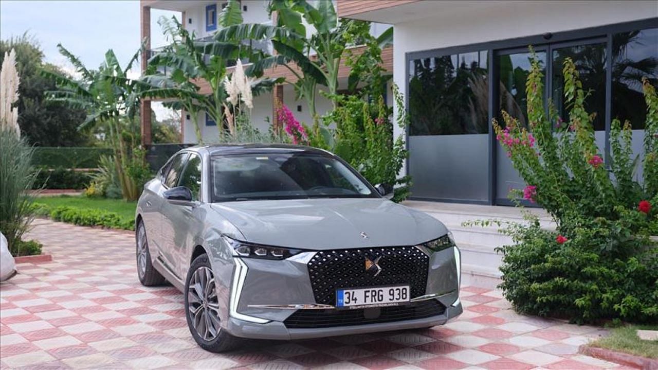 Yeni DS 4 Türkiye'de satışa çıktı, fiyatı belli oldu