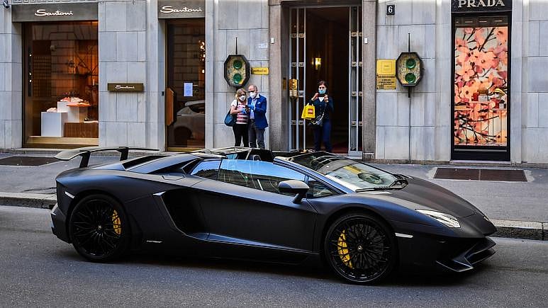 Belçika'da Lamborghini ticareti yapan aileye gelir desteği