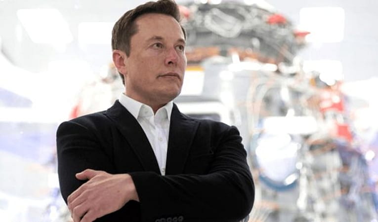 Elon Musk Neuralink için tarih verdi: İnsan beyniyle bilgisayarı birleştirecek