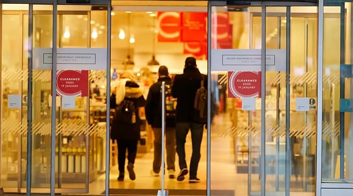 İngiliz perakende devi 517 milyon sterlin zarar etti