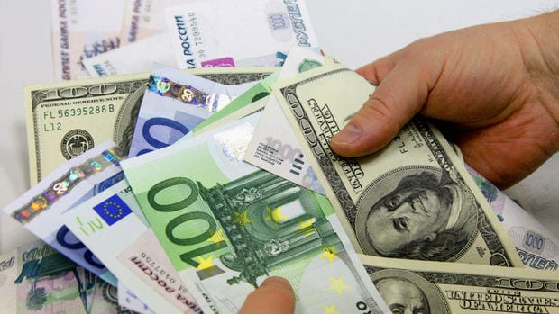 Dolar ve euro'da günün ilk rakamları