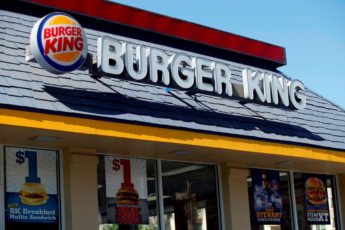 Burger King, Rusya'daki 800 restoranını kapatmak istediğini ancak kapatamayacağını duyurdu