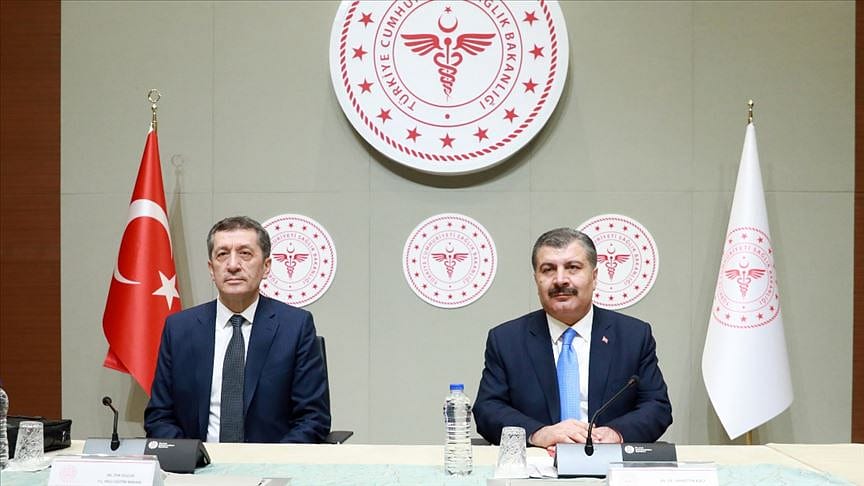 Eğitime 30 Nisan'a kadar ara verildi