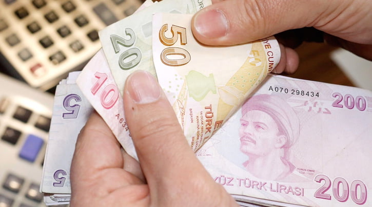 Türk Lirası reel olarak da eriyor