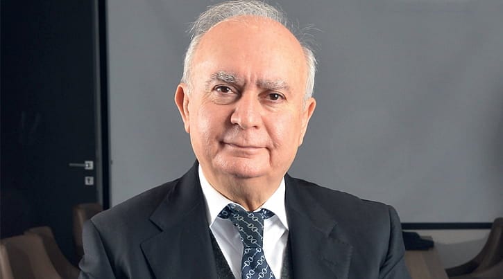 Polonya'da bir şirketi almak için görüşüyoruz