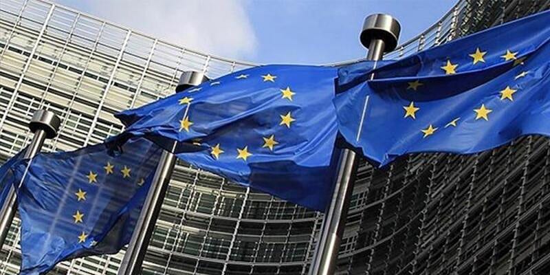 672,5 milyar euroluk kurtarma paketi yasalaştı