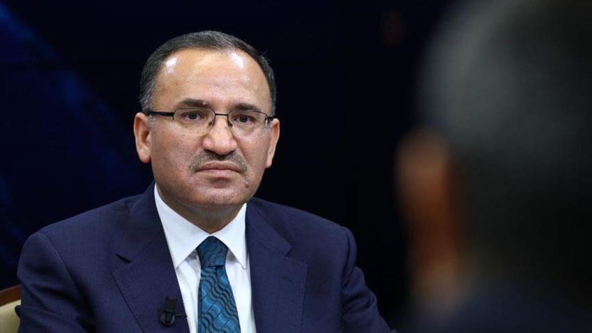 Kabinede değişiklik: Abdulhamit Gül'ün yerine Bekir Bozdağ atandı