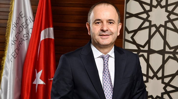 Federasyonun başına geldi