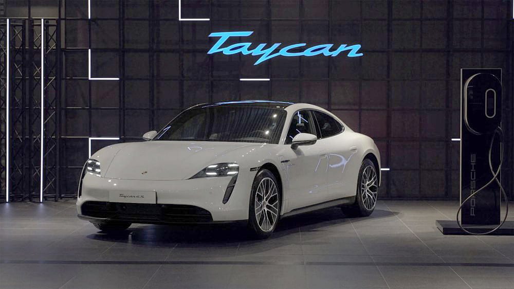 Porsche'nin ilk tam elektrikli otomobili Taycan Türkiye'de