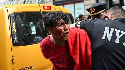 Sosyal medya fenomeninin hediye dağıtımında ortalık karıştı