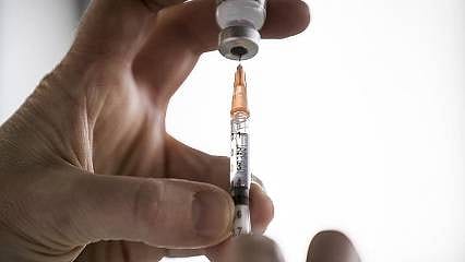 BioNTech'e 'yan etki' davasında ilk duruşma: Aşıyla ilgili iddia ne?