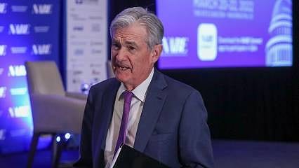 Fed Başkanı Powell'dan faiz mesajı