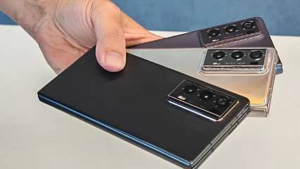 Yeni bir katlanabilir telefon, Çin’de bir iPhone modeli kadar popüler hale geliyor