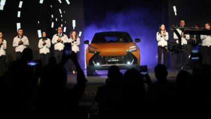 Sakarya'da üretiliyor: Yeni Toyota C-HR PHEV üretim hattından çıktı