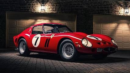Rekor kıran Ferrari'nin içi böyle görünüyor