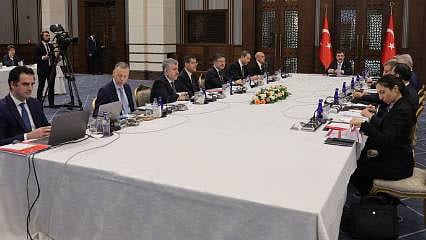 Ekonomi zirvesinin ardından hangi mesajlar verildi?