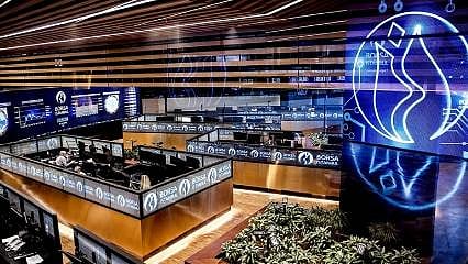 BIST 100'de bu hafta en çok artan azalan 3 hisse