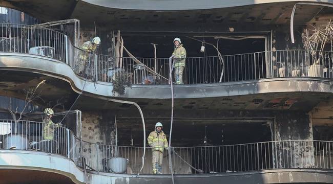 İzmir'de sitedeki yangında bir öğretmen faciayı önlemiş