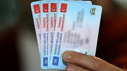 Büyük otobüs kullanacak şoförler için ehliyet yaş sınırı düşürüldü