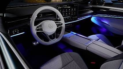 Passat'ın yerine geliyor: Volkswagen ID.7'nin örtüsünü kaldırdı