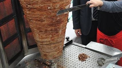 Almanya'da anket sonucu: Döner mi, köri soslu sosis mi?