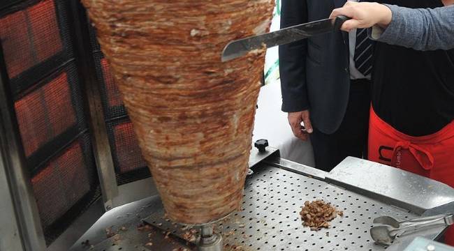 Almanya'da anket sonucu: Döner mi, köri soslu sosis mi?