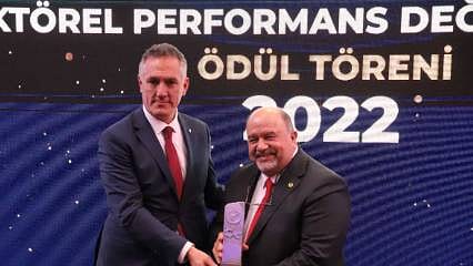 Petroyağ'a sektörel performans ödülü 