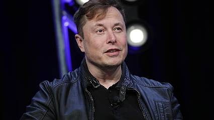 Elon Musk dünyanın 'en zengin insanı' unvanını kısa süreliğine kaybetti