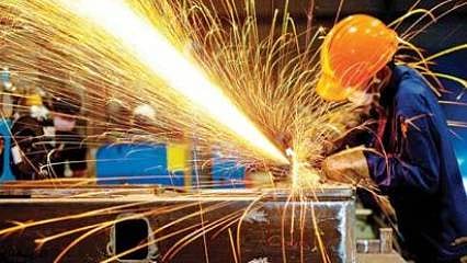Ekonomistler sanayi üretiminde daralmanın devam etmesini bekliyor 
