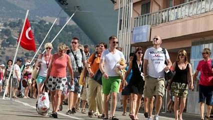 Türkiye'de turist başına ortalama harcama 1200 dolara çıktı