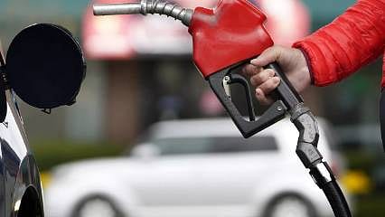 Benzine ikinci indirim geldi 
