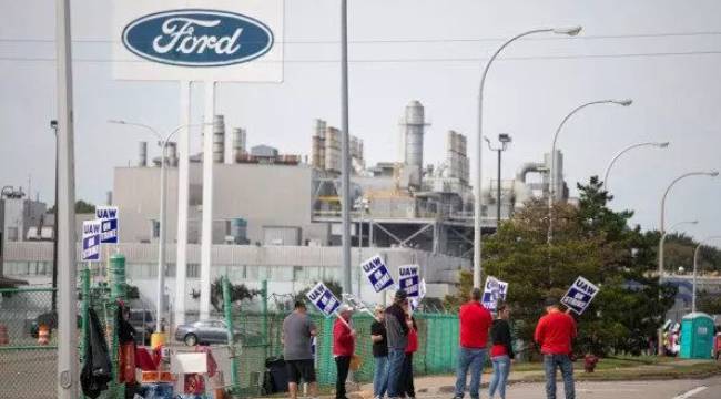 ABD'de Ford ile grevdeki işçiler arasında geçici anlaşma 