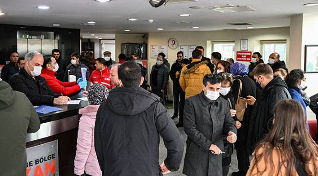 Kızılay'dan kan merkezlerindeki yoğunluğa ilişkin çağrı: 'Günlere yayılmalı'