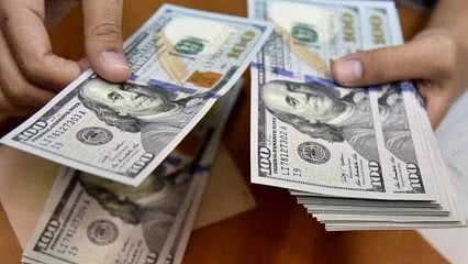 Döviz mevduatları 1 milyar dolar geriledi