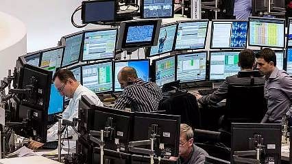 Küresel piyasalar 'şahin' Fed beklentisiyle negatif 