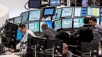 Küresel piyasalarda yön arayışı devam ediyor