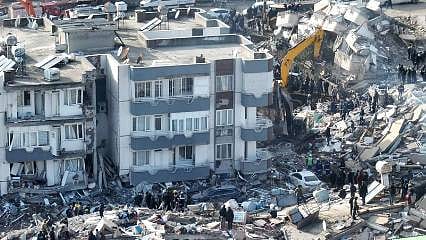 ODTÜ'lü öğrencilerden depremzedeler ve bağışçılar için arayüz 