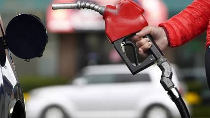 Benzin ve motorine yeni zam 