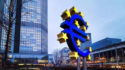 ECB tutanakları, büyüme endişelerine rağmen 'enflasyon hedefi' sinyali verdi
